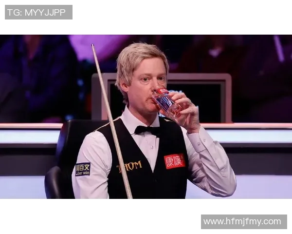 大师赛精彩对决马奎尔与罗伯逊谁能笑到最后引发球迷热议