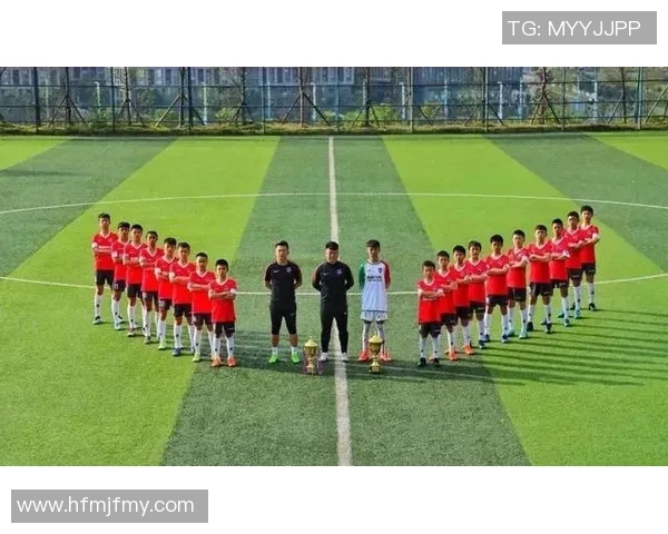 重庆足球队的个人能力揭秘:从技术到战术的全面分析与探讨 重庆足球队的个人能力揭秘:从技术到战术的全面分析与探讨